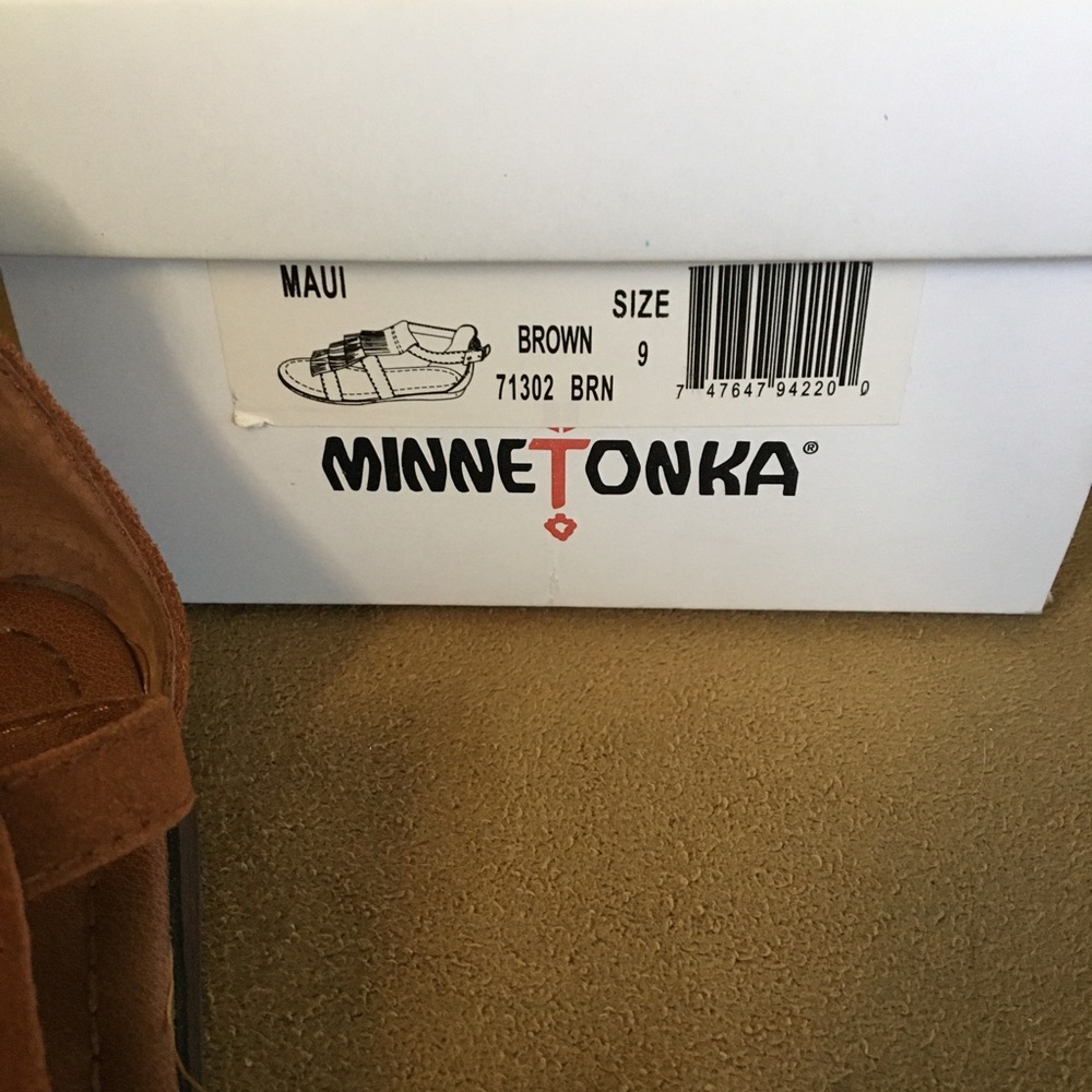 Minnetonka Maui Sandals - Picture 3 of 6